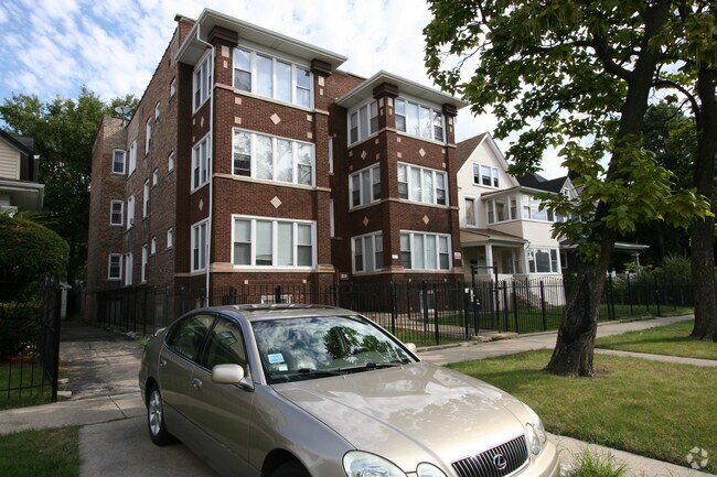 Photo - 5808-5810 W Erie St