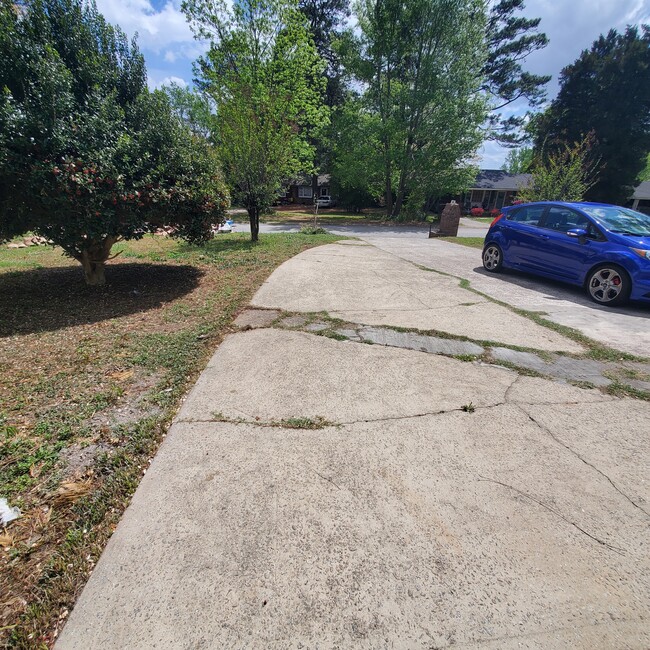 Photo - 301 W Lakeside Ave