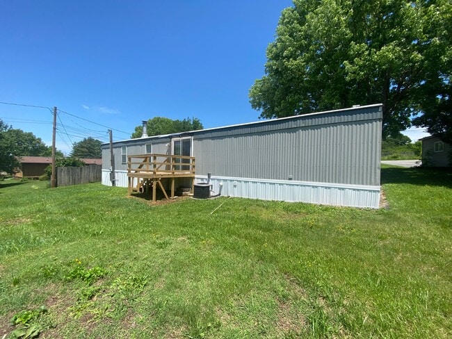 Photo - 1705 Creason Dr