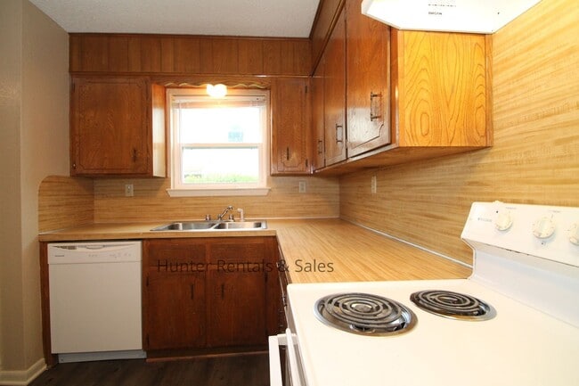 Photo - 3704 Hereford Ln