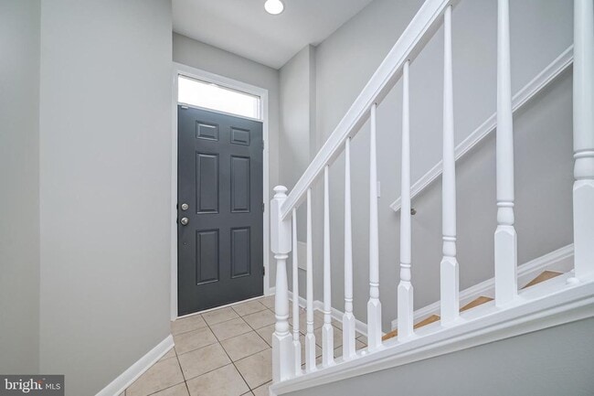 Building Photo - 252 Hemingway Dr