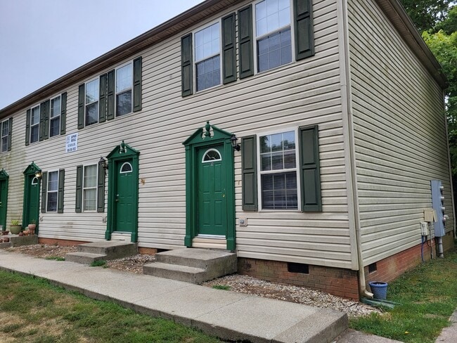 Building Photo - 102 Kayla Dr Rental