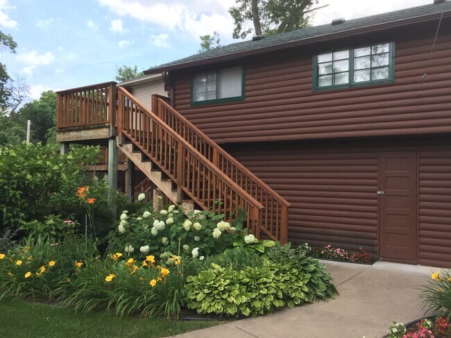 Photo - 1025 Summit Ave Unit Carriage House