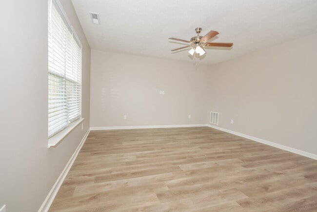 Photo - 2338 Ashton Ln