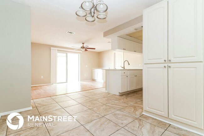 Photo - 8120 Blue Finch Way