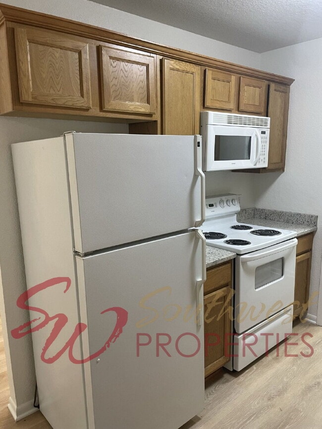 Photo - Charming, updated and bright duplex with private backyard!