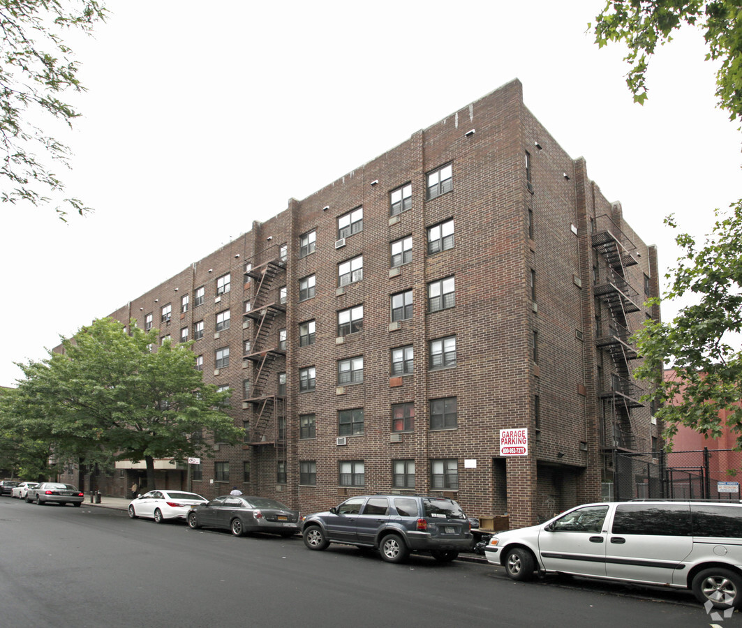 969 Gates Ave - 969 Gates Ave Apartments