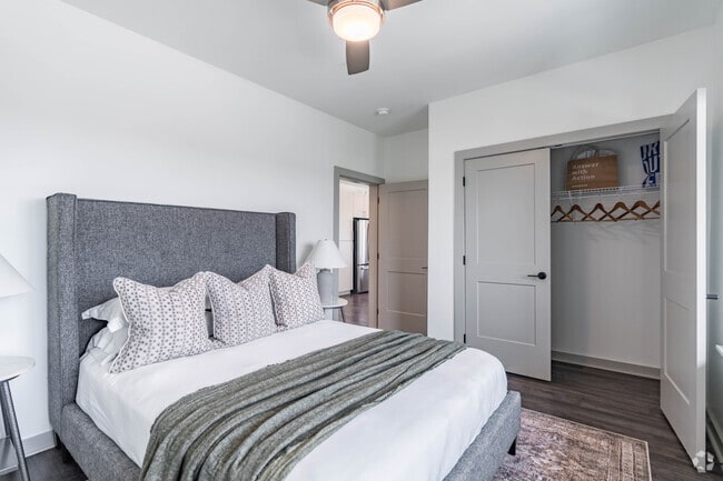2BR, 2BA - 1299SF - Second Bedroom