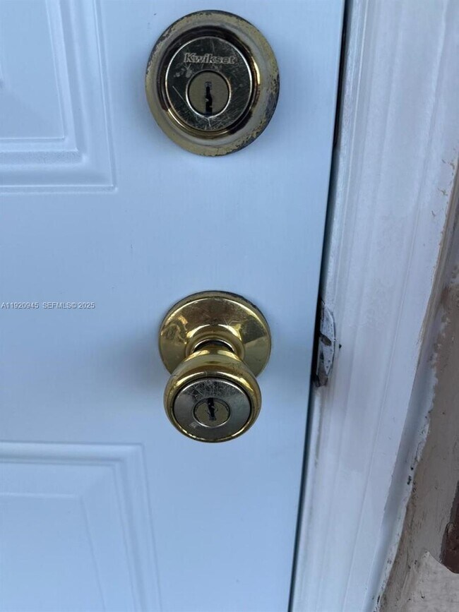 Photo - 631 NW 17th Ave