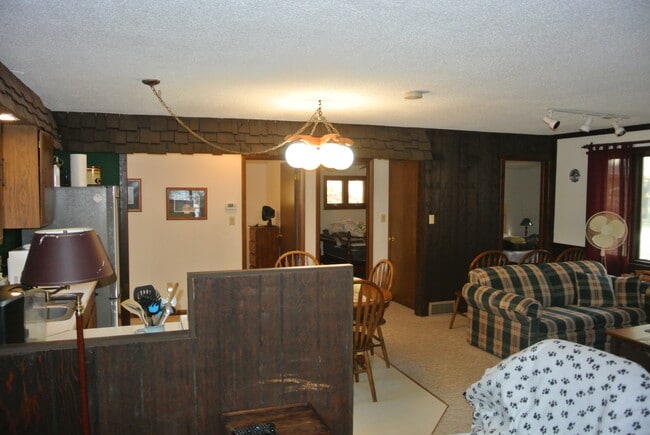 Photo - 8843 Lake Shore Dr