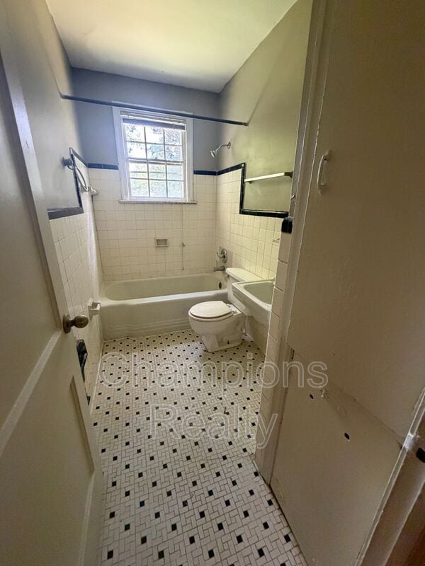 Photo - 2750 Mimosa St