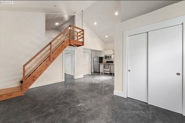 Building Photo - 6247 NE Sumner St Unit ADU