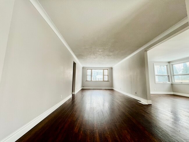 Photo - 112 Cross St Unit Lower