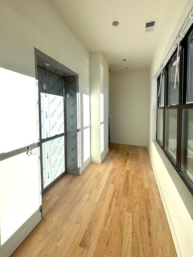 Photo - 2445 N Lincoln Ave