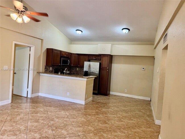 Building Photo - 621 Lyons Rd Unit 9205