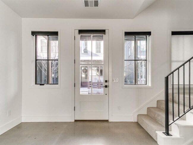 Photo - 920 Pedalers Ln