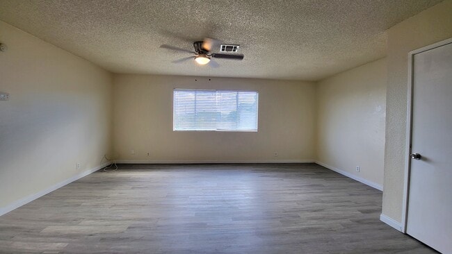 Photo - Merlayne Apartments