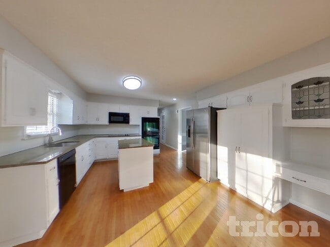 Photo - 8660 W 102nd Terrace