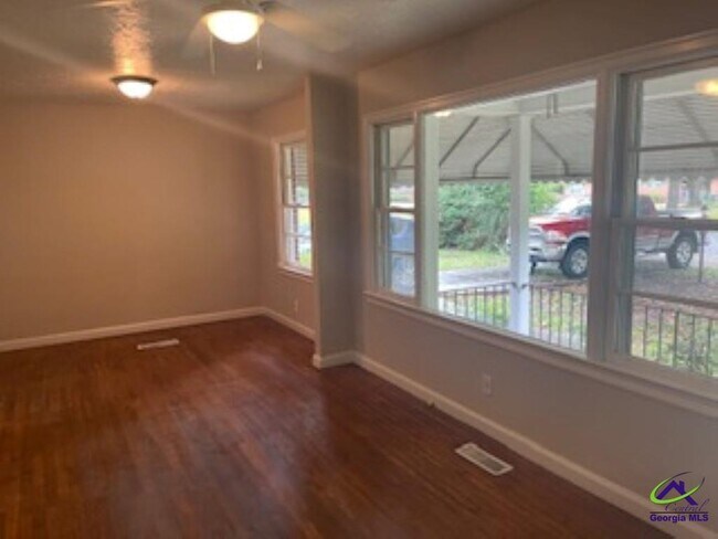 Photo - 106 Draper St
