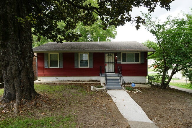 Photo - 112 13th Ave N