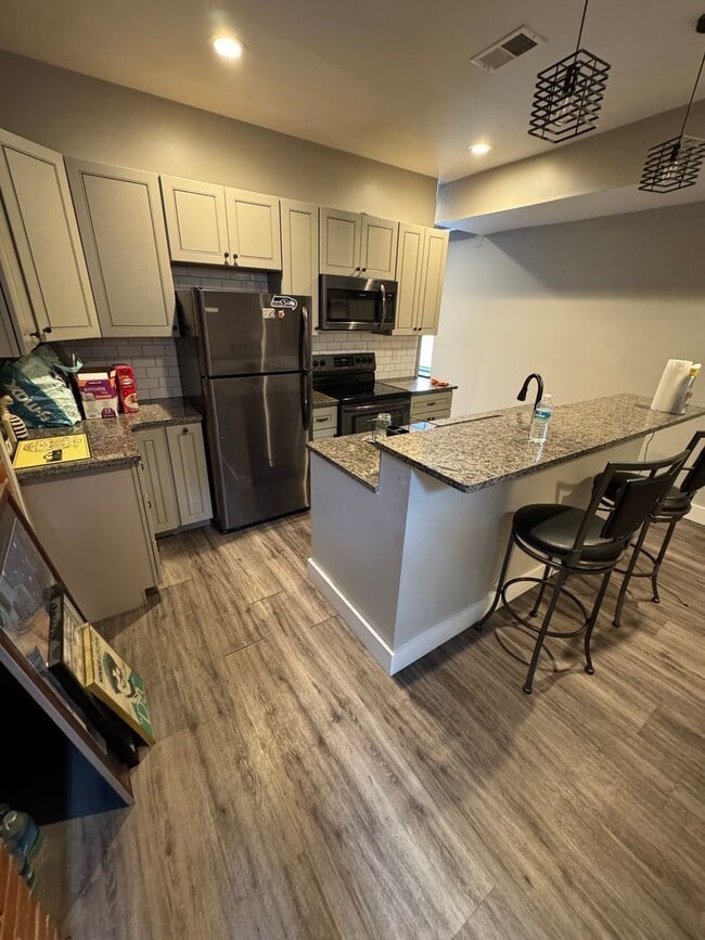 Photo - 5148 Dearborn St