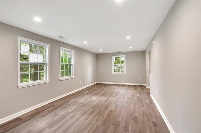 2157 Penelope St NW