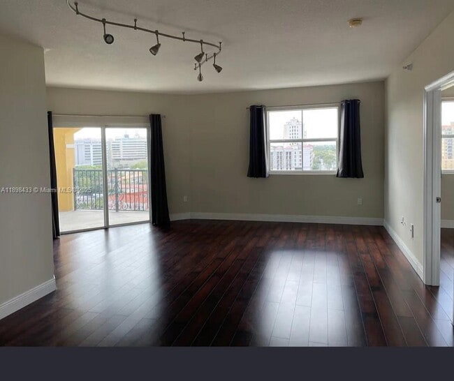 Photo - 1627 SW 37th Ave Unidad 900