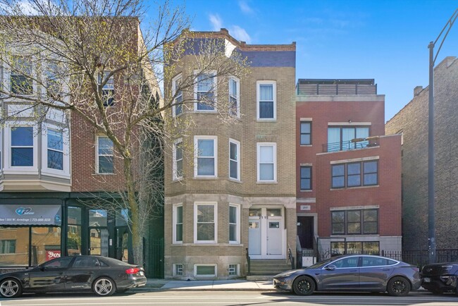 Building Photo - 2115 W Armitage Ave Unit 1f