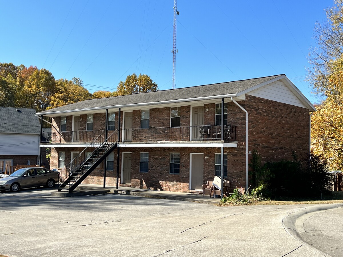 Maple Pointe Apartments - Maple Pointe Apartments Unit 896-1D