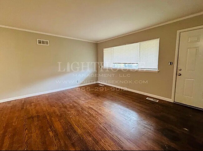 Photo - 1505 Rambling Rd