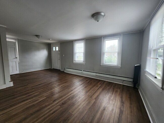 Photo - 300 W Elm St