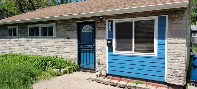 Building Photo - 2522 E 23rd Ave Rental