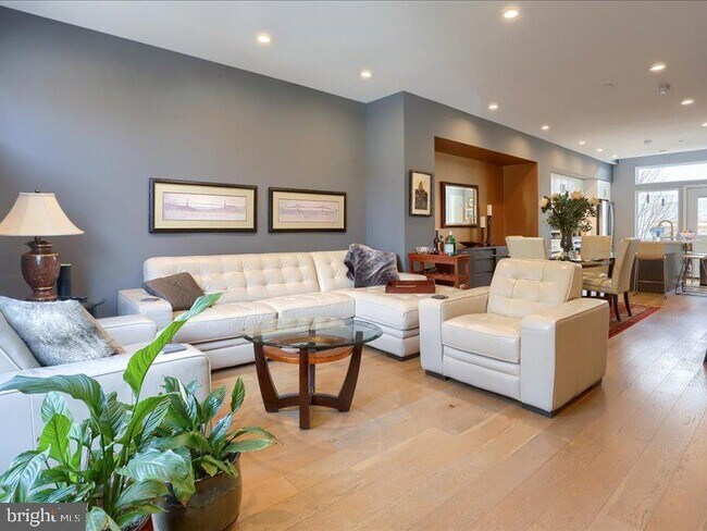 Photo - 2125 E Cumberland St