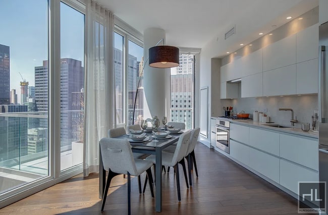 Photo - East 44th Street Unidad 16L