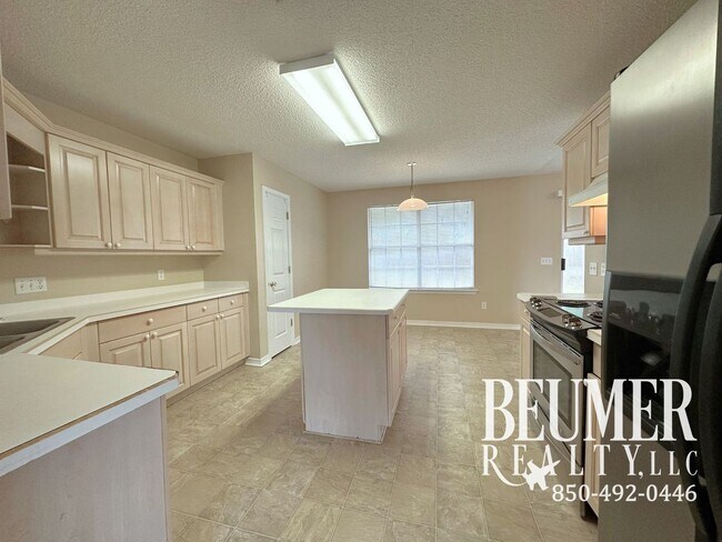 Photo - 3bd/2ba Home in Prime Location: Near Base, Close to Beaches!