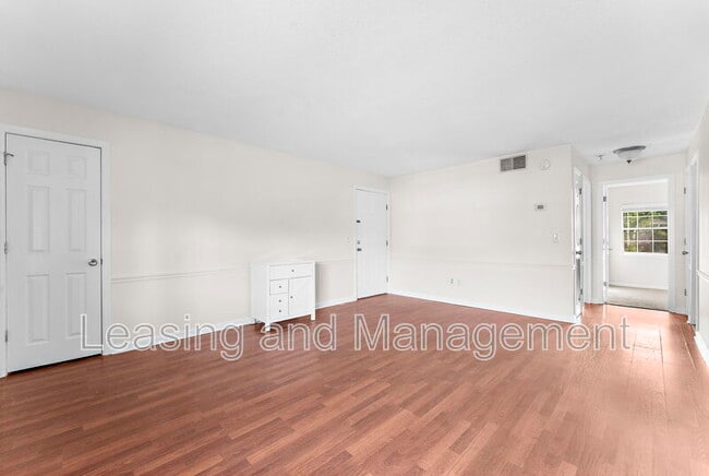 Photo - 201 Oakmont Ave Unit D