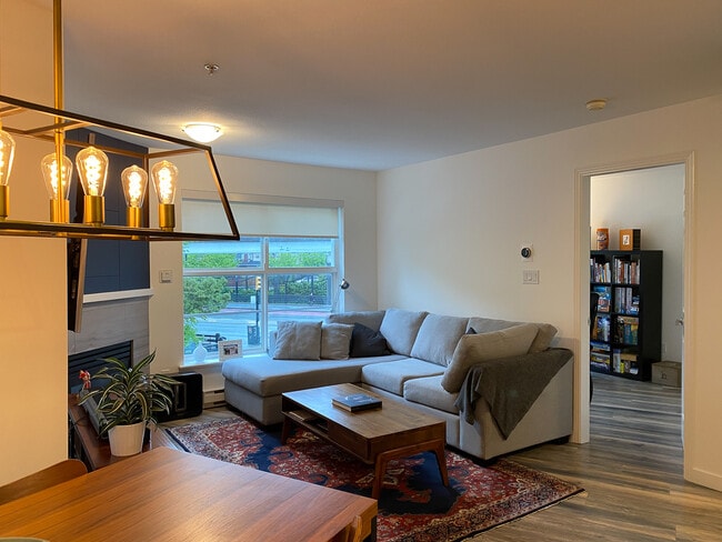 Photo - 1688 8th Av E