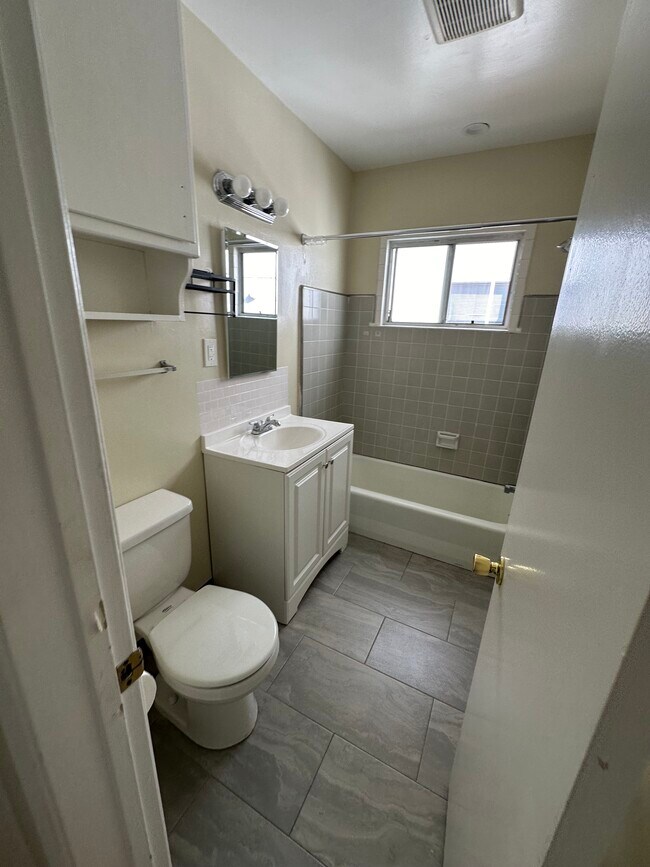 Photo - 8347 Blackburn Ave