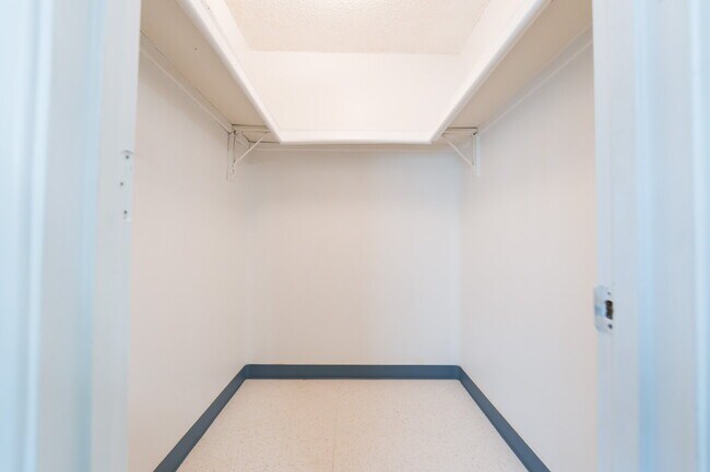 Photo - Executive Rental **Stylish & Fully Furnished 2-Bedroom in the Heart of Farmington – Flexible Leas... Unit 4