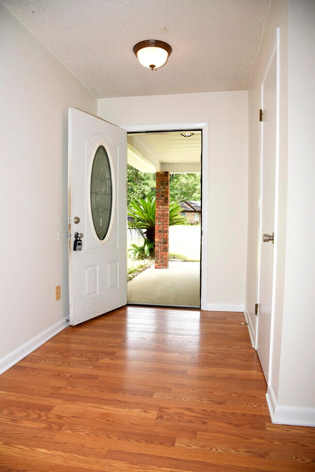 Photo - 436 Larkspur Ct