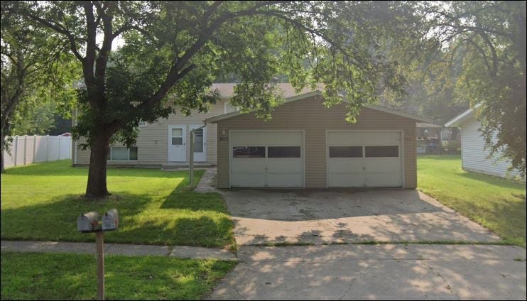 Photo - 3215 2nd St N