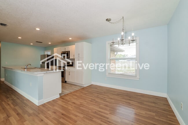 Photo - 936 Abigail Drive