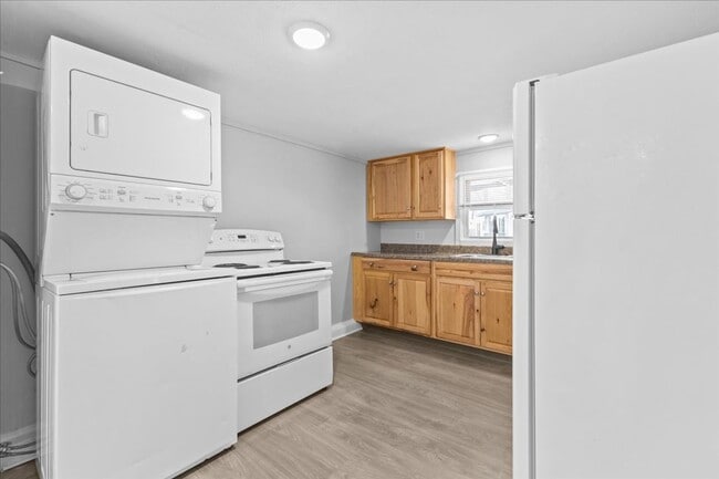 Photo - Newly Renovated 2 bedroom home in Burlington