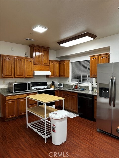 Photo - 300 Lampman Way