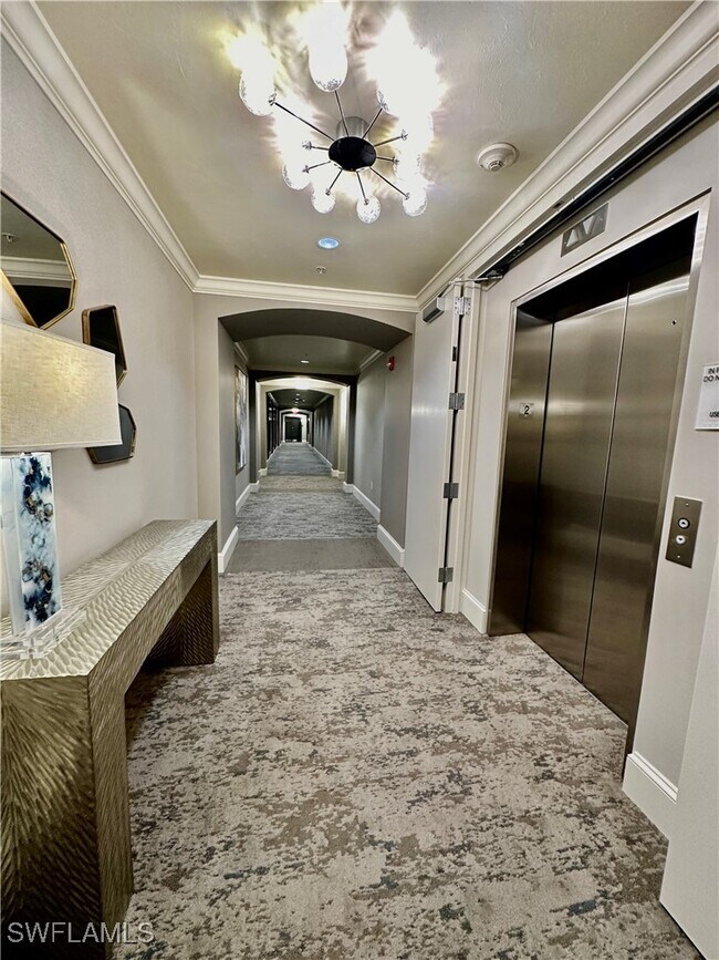 Photo - 9115 Strada Pl Unidad 5211