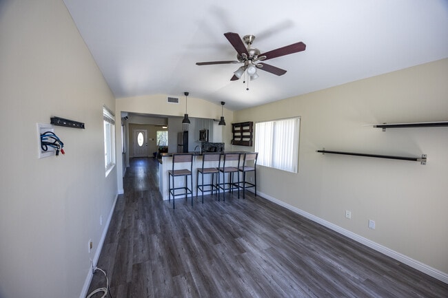 Photo - 2008 Vanderbilt Ln