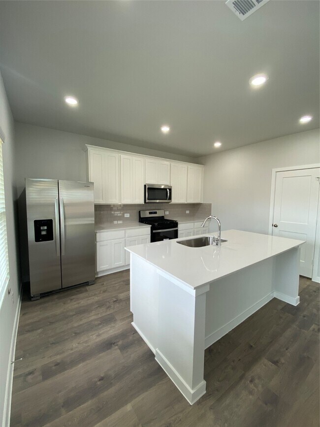 Photo - 122 Alset Dr