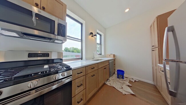 2612 Halsted