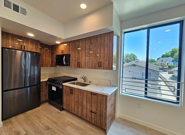 Building Photo - The Coronado