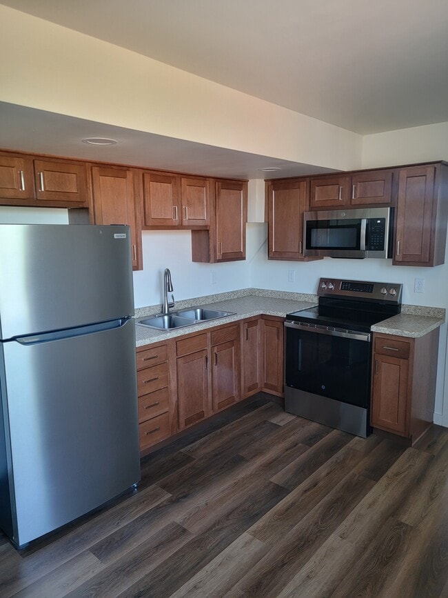 Building Photo - 800 Quincy St Unit Apt # 2